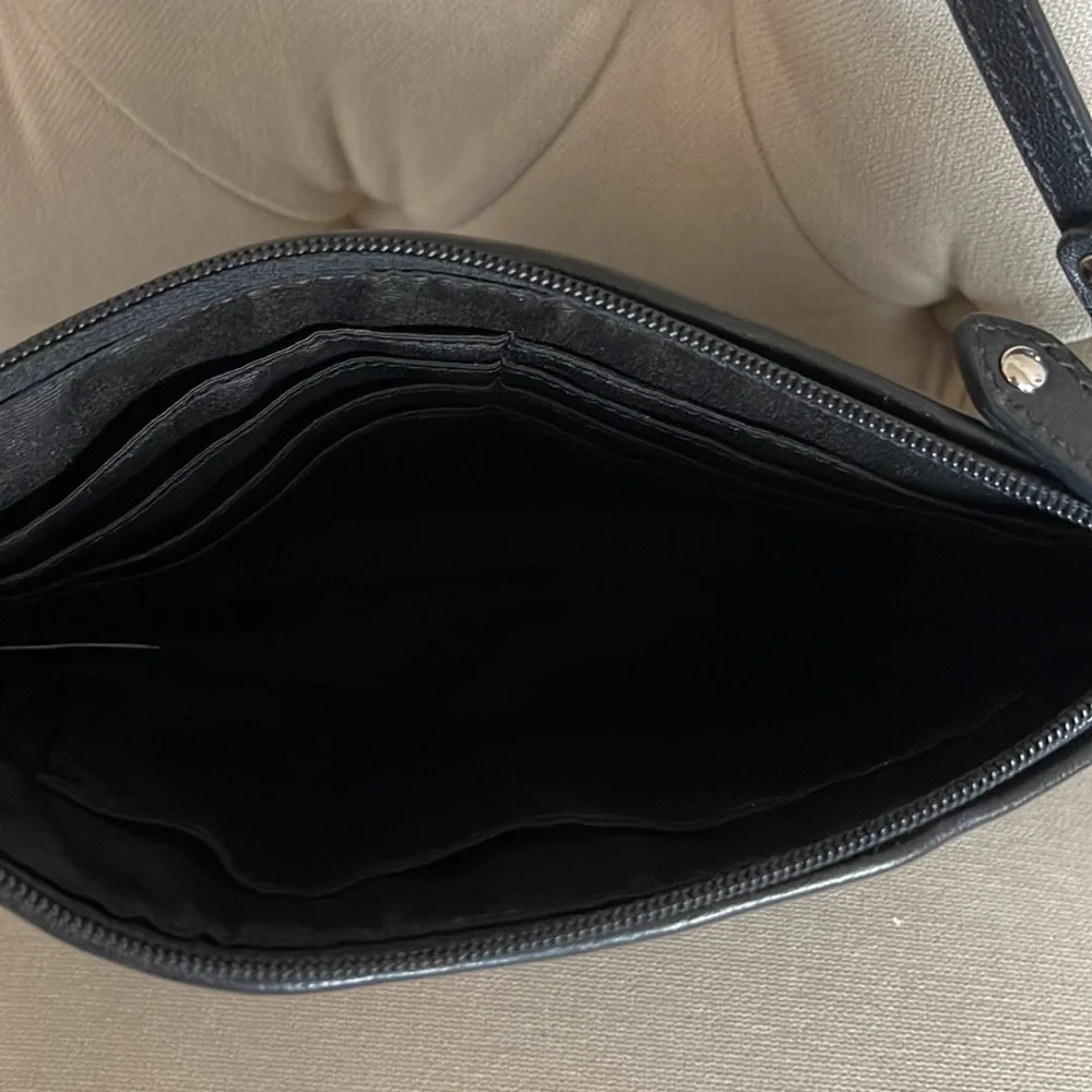 Coach black and tan jacquard logo and black leather clutch wristlet_8